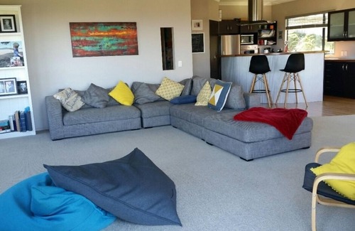 Nukuhau House | Substantial space and lake views in modern Taupo Home