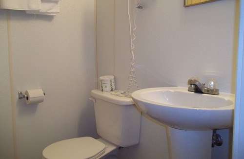 Marengo Hotel | Sudbury Court Motel and RV Park