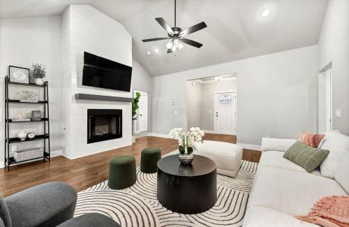 Bentonville - Fayetteville House | Sugar Pine Family Stay