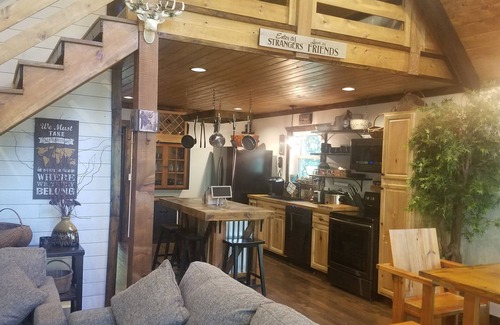 Warrensville Cabin | Sugar Tree Lodge - Secluded Cabin near West Jefferson, Boone and Blowing Rock