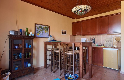 Kalathas House | suitable for 2 families, a larger family or 2 couples with 1 or 2 children