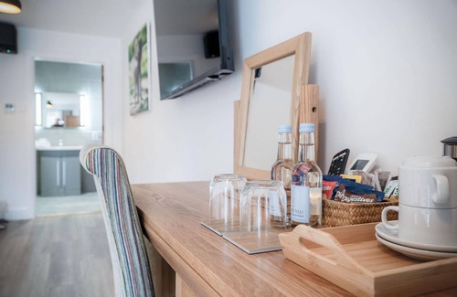 Pen-y-cae Apartment | Suite 3 - Sleeping Giant Hotel - Pen Y Cae Inn