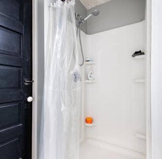 Smoketown Jackson House | Suite near downtown Louisville, KY - Suite X