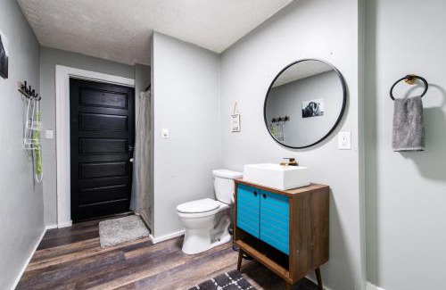 Smoketown Jackson House | Suite near downtown Louisville, KY - Suite X