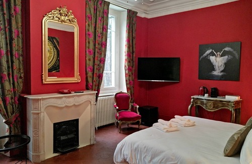 Centre Ville d'Ales Bed & Breakfast | Suite Opéra