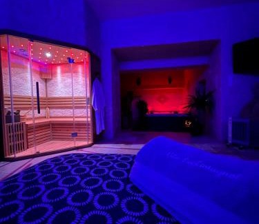 Saint-Nexans House | Suite Privative Jacuzzi Sauna de la Villa Del Castagnol