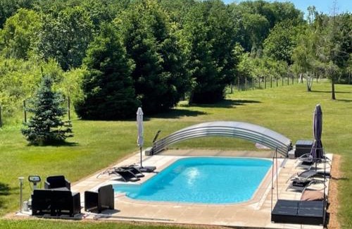 Clere-les-Pins Bed & Breakfast | SUITE ROMANTIQUe
