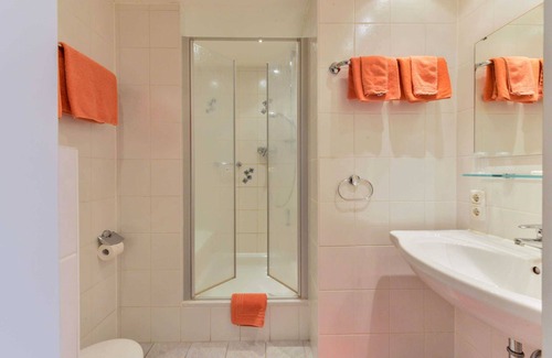 Starnberg House | Suite shower/WC - Gasthof Zur Sonne