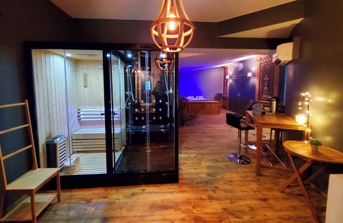 Saint-Amand-les-Eaux Other | Suite spa Privatif Dans un Manoir