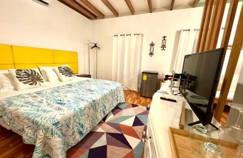 Pedro Vicente Maldonado Villa | Suite Tierra - Piscina, BBQ, Botánico, Terraza, The Garden House