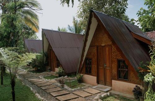 Bukit Lawang House | Sumatra Thomas Leaf Monkey Guesthouse & Jungle Trek