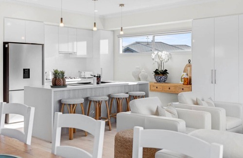 Encounter Bay House | Summer Bay House (Lakefront)