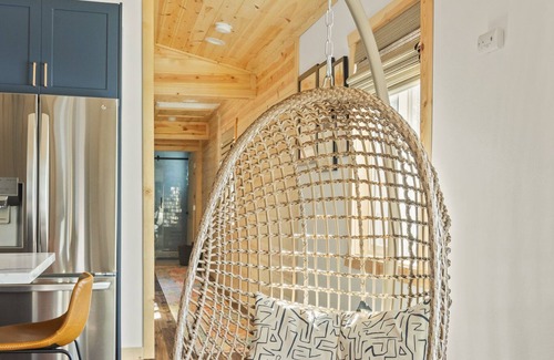 Big Bear Lake House | Summer cabin next to the Village total cabin AC!