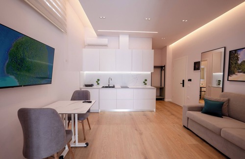 Qender Apartment | Summer Depo