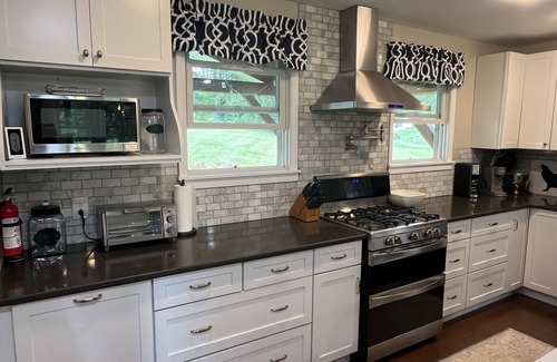 Oneonta House | Summer Fever - Modern Farmhouse, watch ASV fireworks from the backyard!