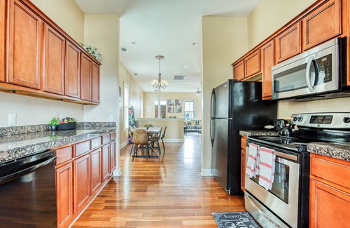 Metropolitan Apartment | Summer in Savannah - 5 mins to DT & Forsyth - Mini Gym