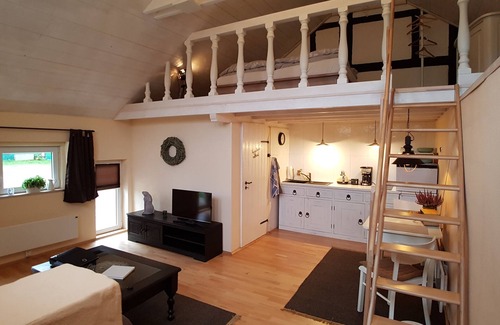 Dorp House | Summer in the old stable