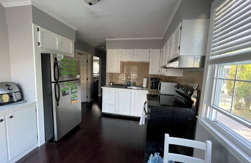 Yachting Village Condo | Summer Rental - Enjoy a Month or all Summer! Welcoming 2-bdrm condo in Newport