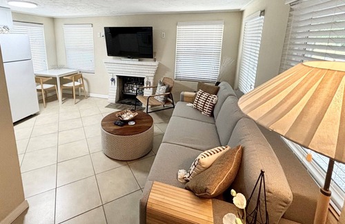 Bayshore Gardens House | SUMMER SALE! Weekends are best spent at the Beach!