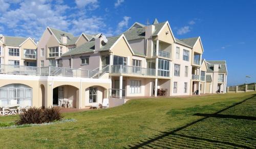 Pollok Beach Apartment | Summerseas 58