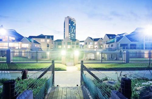 Pollok Beach Apartment | Summerseas