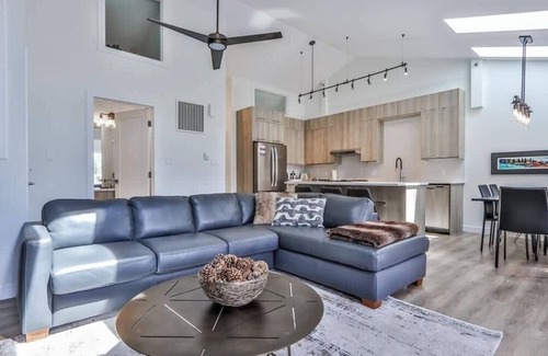 Teepee Town Apartment | SUMMIT Mountain Retreat Panorama views DT Canmore