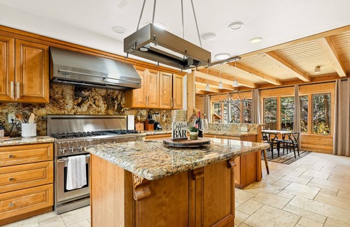 Summit Estates House | Summit Pine Lodge – 4 BDR Minutes from Bear Lake w/Game Room, Hot Tub, & More!