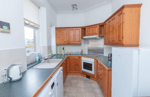 Aberdeen West End Apartment | Summit West End Elegant 1 Bed Flat Free Parking