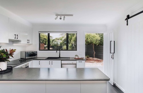 Terrigal House | “Sun Deck” – Stroll to Terrigal