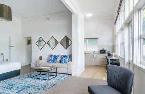 North Sydney Apartment | Sun Drenched Ground Floor Studio with Patio