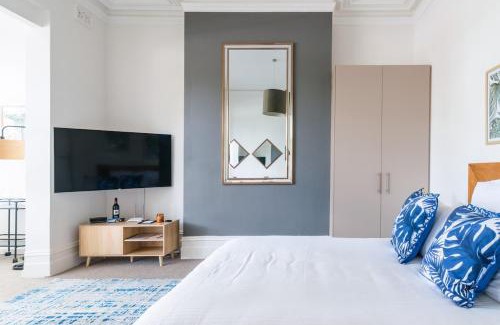 North Sydney Apartment | Sun Drenched Ground Floor Studio with Patio