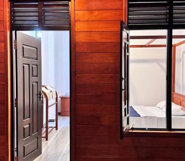 Nallathanniya Hotel | sun mount adams peak