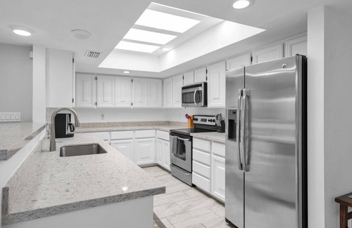 South Scottsdale House | Sun or Shade: Clean, 2 Patios. Enclosed Private Backyard, Pet Friendly, Family Friendly, Walkable