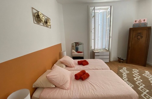 Bazoges-en-Pareds Bed & Breakfast | Sun Room