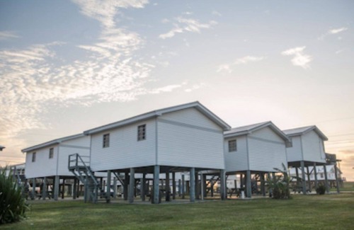 Grand Isle Cabin | Sun & Sand Cabins - Charming cabin in Grand Isle - Perfect for a getaway
