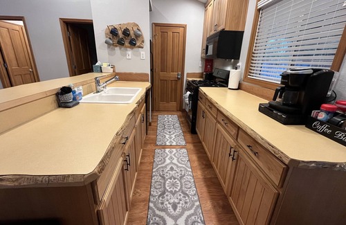 Packwood Cabin | Sun & Snow Bungalow; Dog Friendly, AC, Fireplace, by White Pass and Mt Rainier