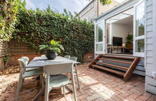 Richmond House | Sun-Soaked Luxury Terrace Minutes from the MCG