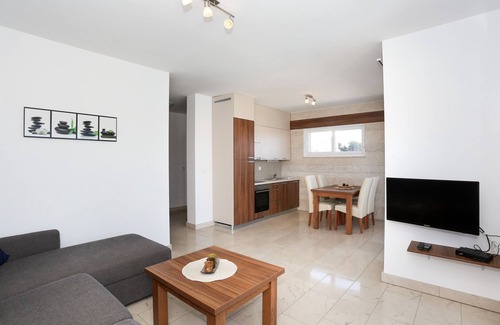 Kozino Apartment | Sunadria Apartments B5
