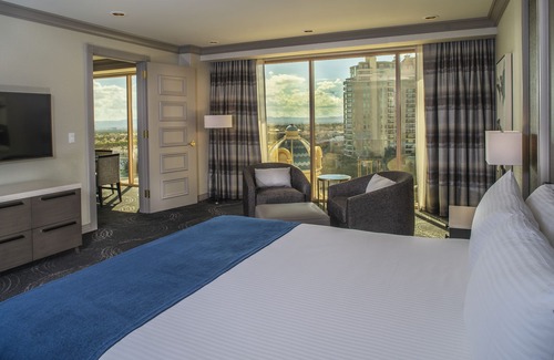 Queensridge Resort | Suncoast Hotel and Casino