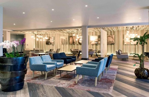 Adamsdown Apartment | Sunday Cardiff Holland House & Spa| Classic Double