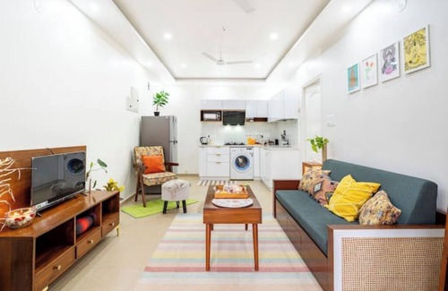 Saunta Vaddo Apartment | SundeckAvenue! 1BHK Luxury Apartment with pool Gym and WiFi
