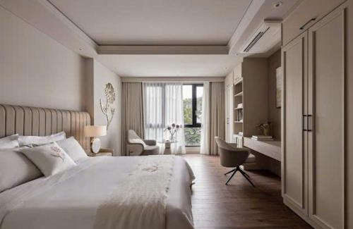 Ho Chi Minh City Apartment | Sunflower Apartment - Luxury Suite by THC Group