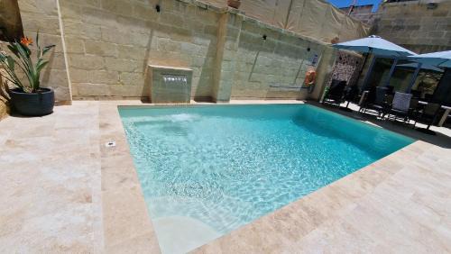 Xewkija House | Sunflower Farmhouse, Xewkija, Gozo