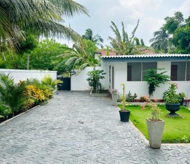 Jaffna House | Sunflowers Canada House