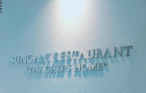 Livingstone Resort | SUNGANI RESTAURANT THE CHEFs HOME