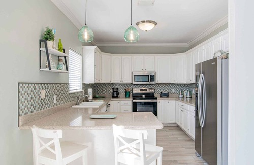 Toilla Segunda House | Sunglow Bungalow | Beach Access, Game Room!