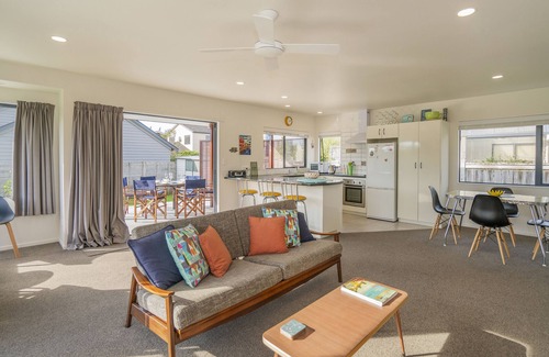 Whitianga House | Sunlight Bach - Whitianga Holiday Home