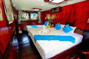 Cat Hai Boat Rental | Sunlight Boutique Cruise - Cat Ba island