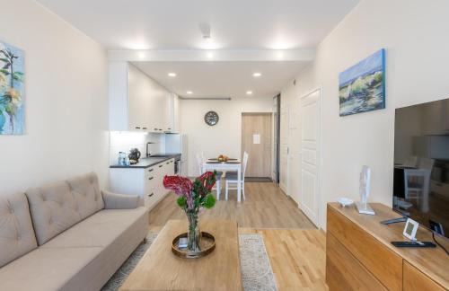 Pakapiai Apartment | Sunlight Stay near Arena, Stadium & Medical Center