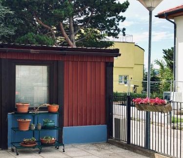 Voesendorf Apartment | Sunlit Apartment with Garden, Next to Station, Vienna
